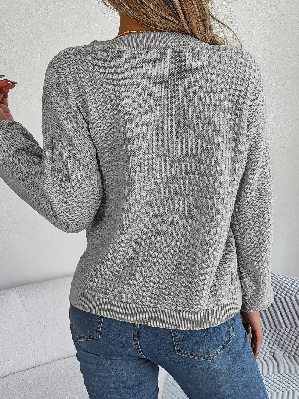 Women's Cable-Knit Round Neck Long Sleeve Sweater