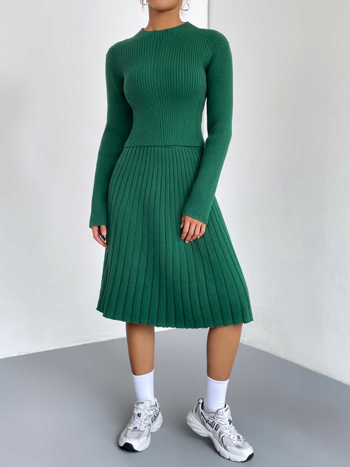Women's Rib-Knit Sweater and Skirt Set - Green