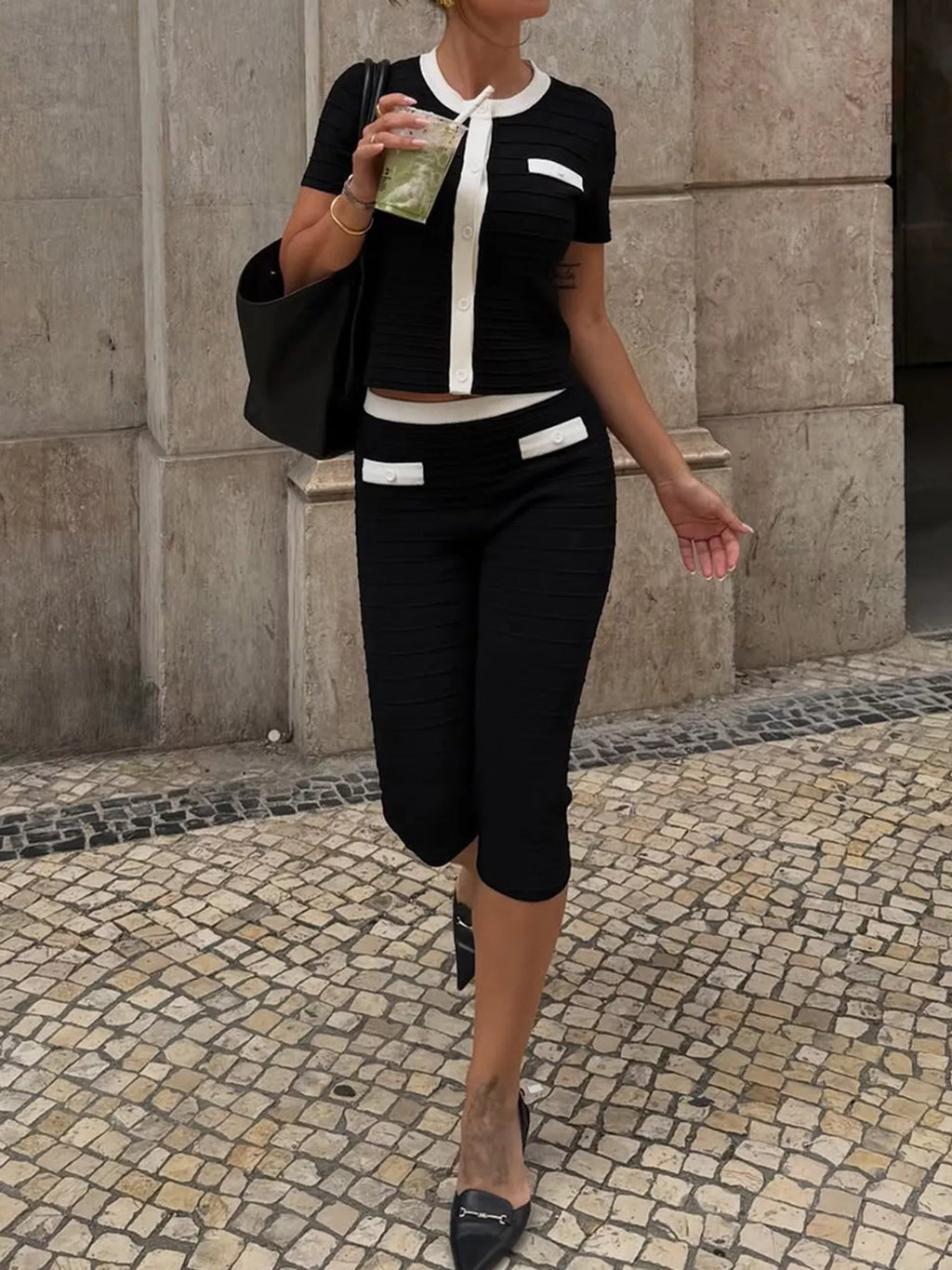 Women's Black Contrast Trim Short Sleeve Top and Capris Set - Black