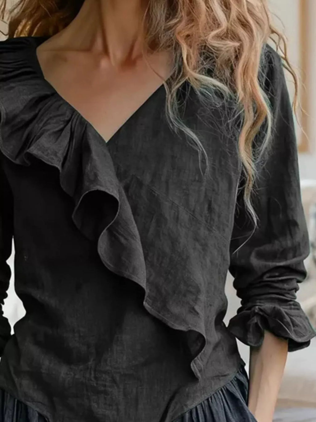 Women's V-Neck Ruffled Long Sleeve Blouse