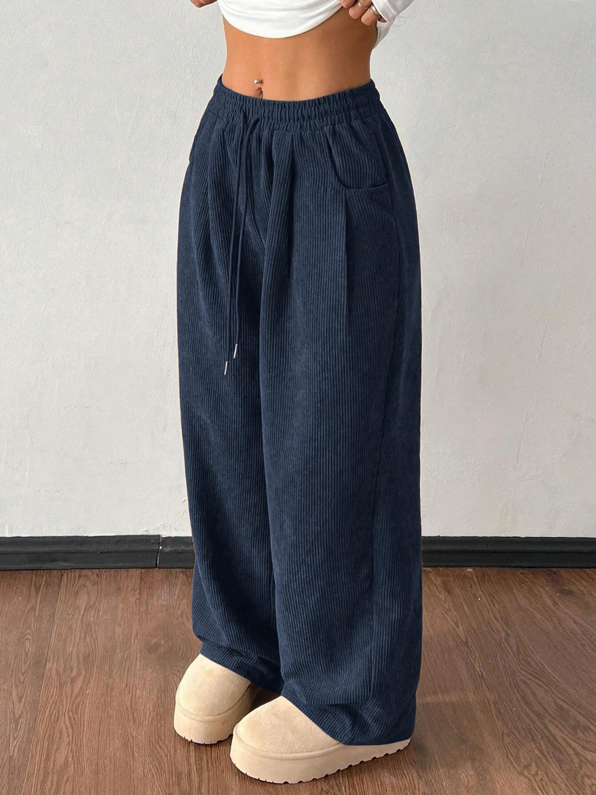 's Popular Style Autumn New Corduroy Wide-Leg Pants For Women, Loose, Slimming, And Drapey Casual Pants