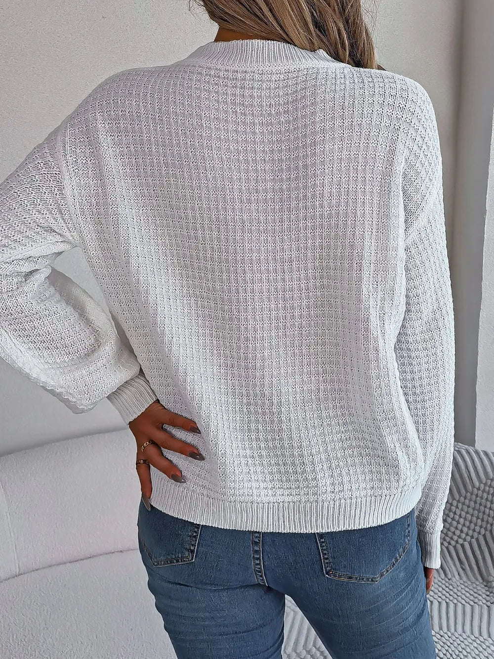 Women's Cable-Knit Round Neck Long Sleeve Sweater