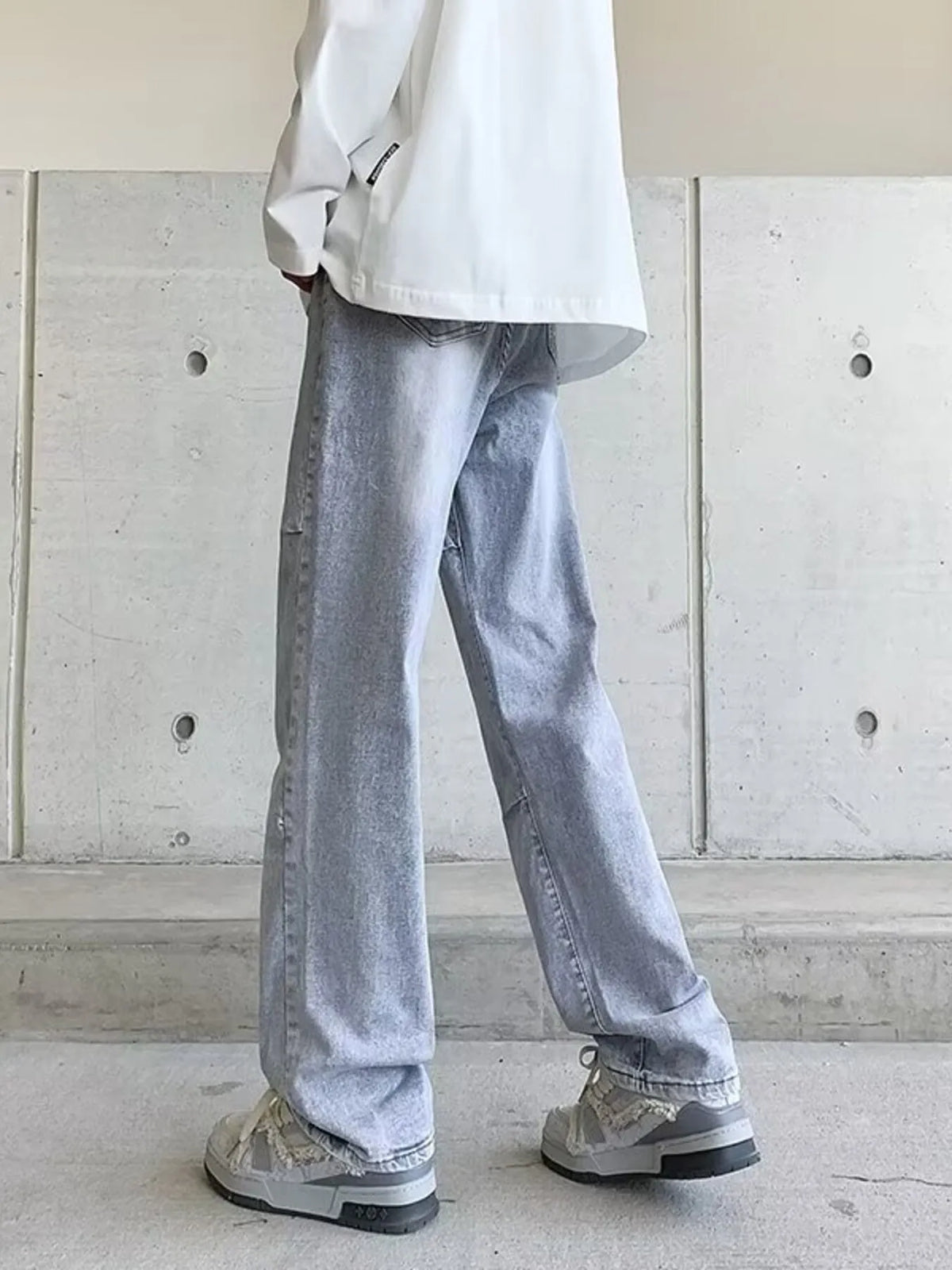 Men's Plus Size Vintage Wash Wide Leg Jeans in Light & Medium