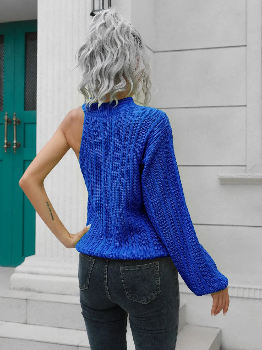 Women's Cable-Knit Round Neck Asymmetrical Sweater