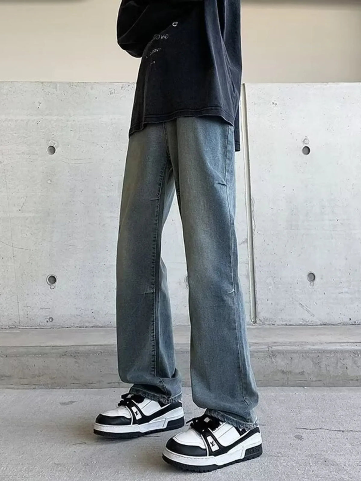 Men's Plus Size Vintage Wash Wide Leg Jeans in Light & Medium
