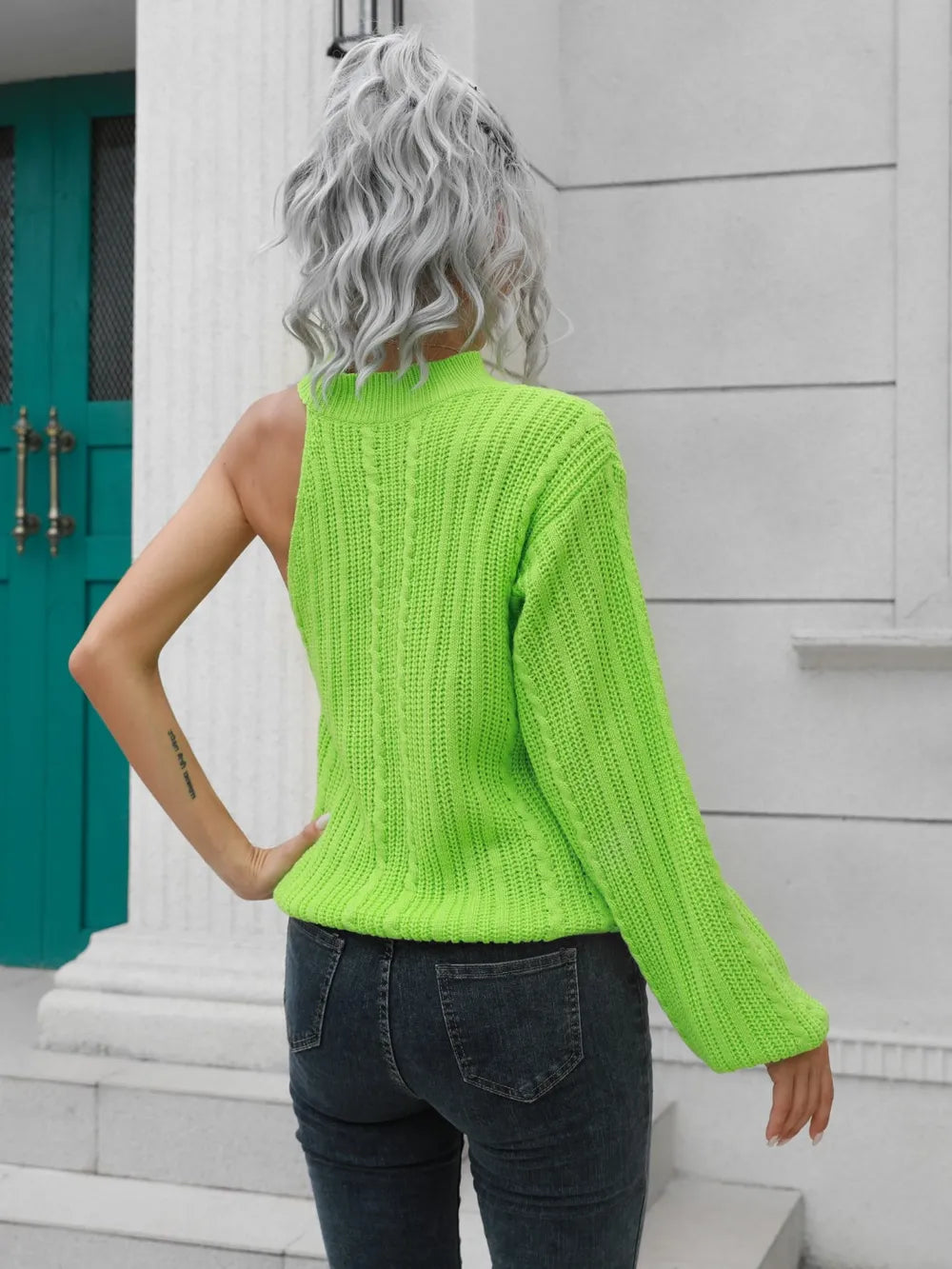 Women's Cable-Knit Round Neck Asymmetrical Sweater