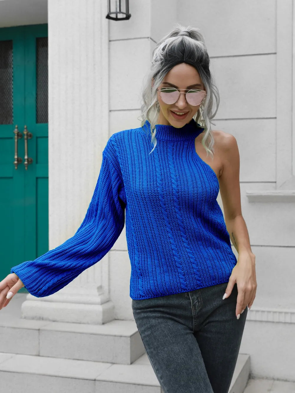 Women's Cable-Knit Round Neck Asymmetrical Sweater