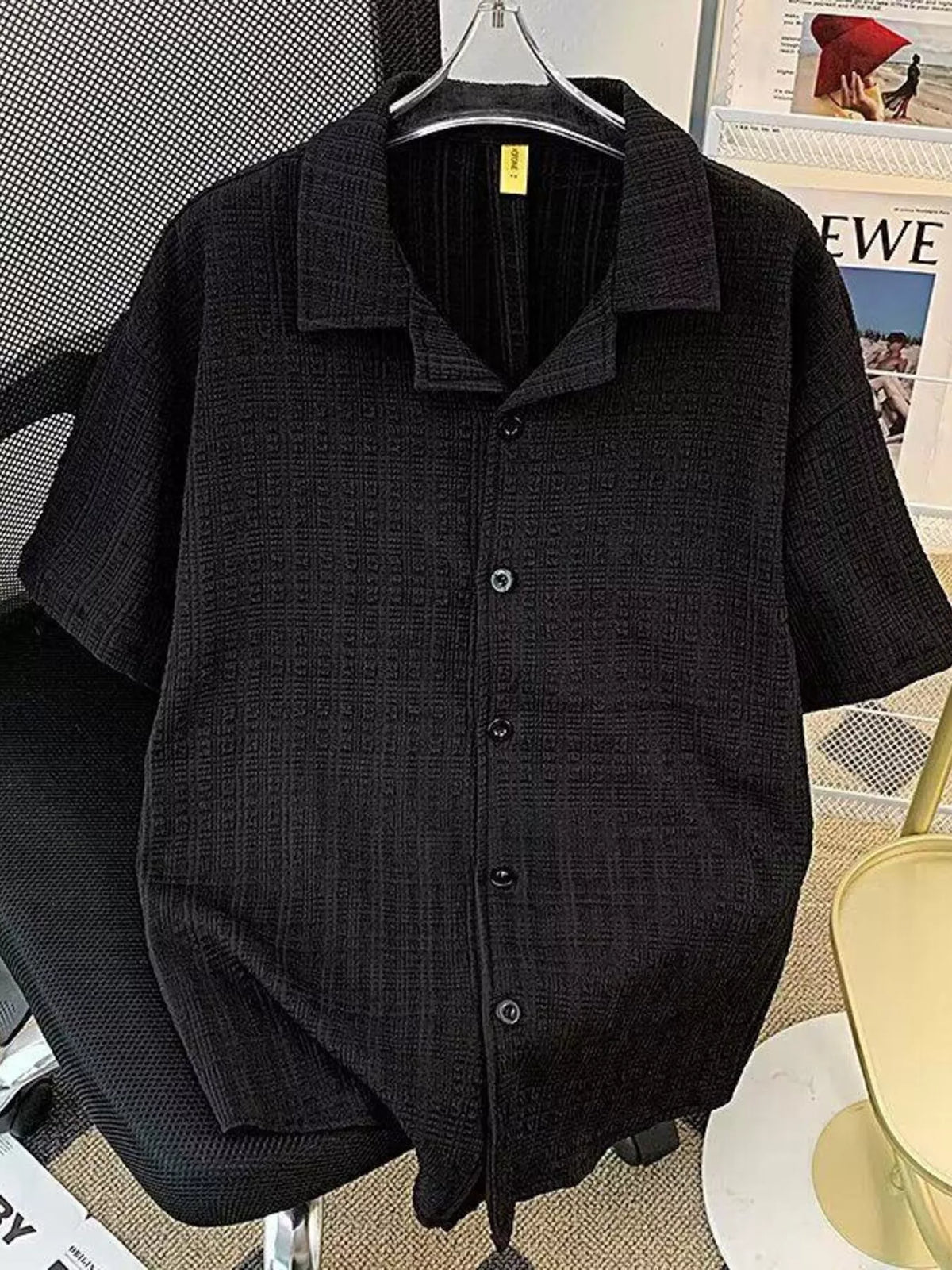 Men's Plus Size Lightweight Textured Short-Sleeve Shirt with Starfish Brooch