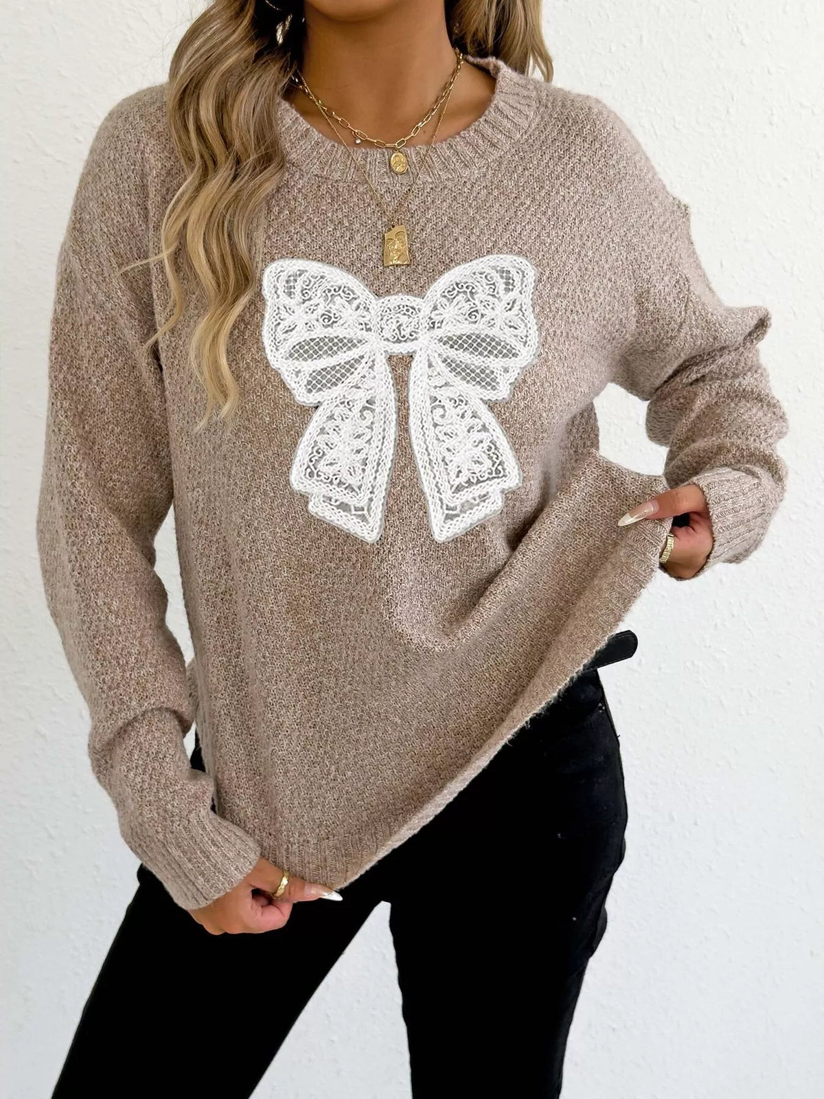 Women's Lace Bow Embroidered Round Neck Sweater