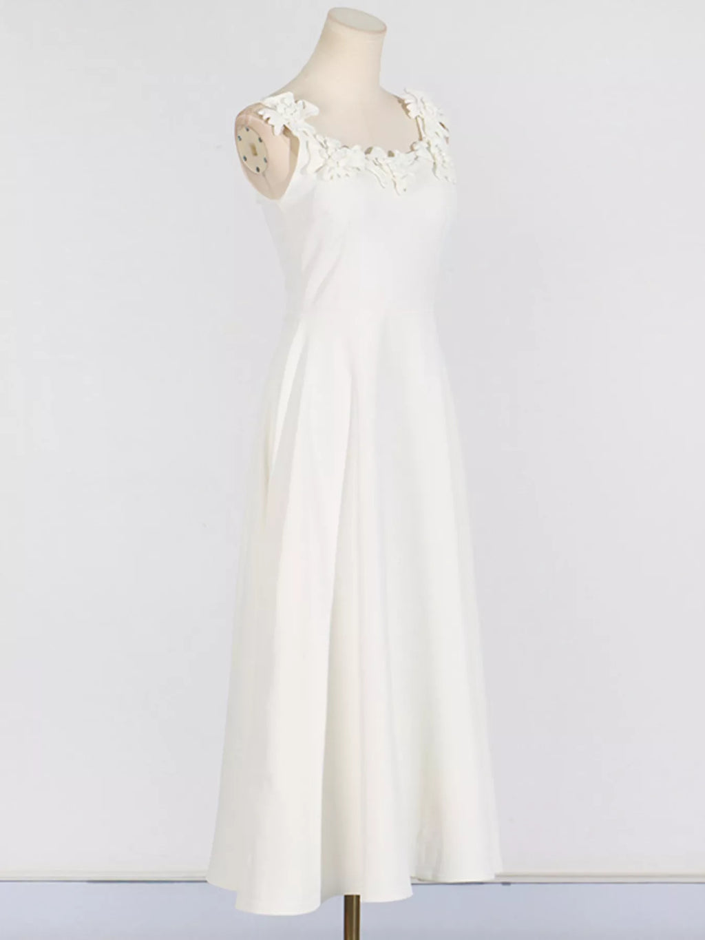 Women's White Floral Embellished Sleeveless Midi Dress - White