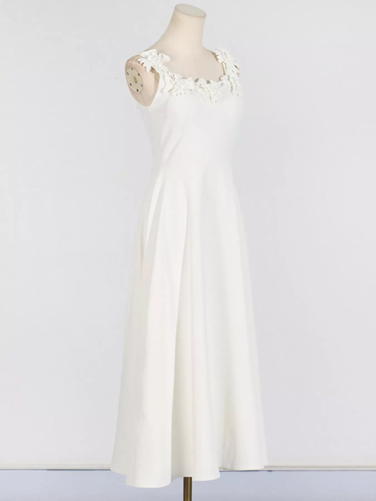 Women's White Floral Embellished Sleeveless Midi Dress - White