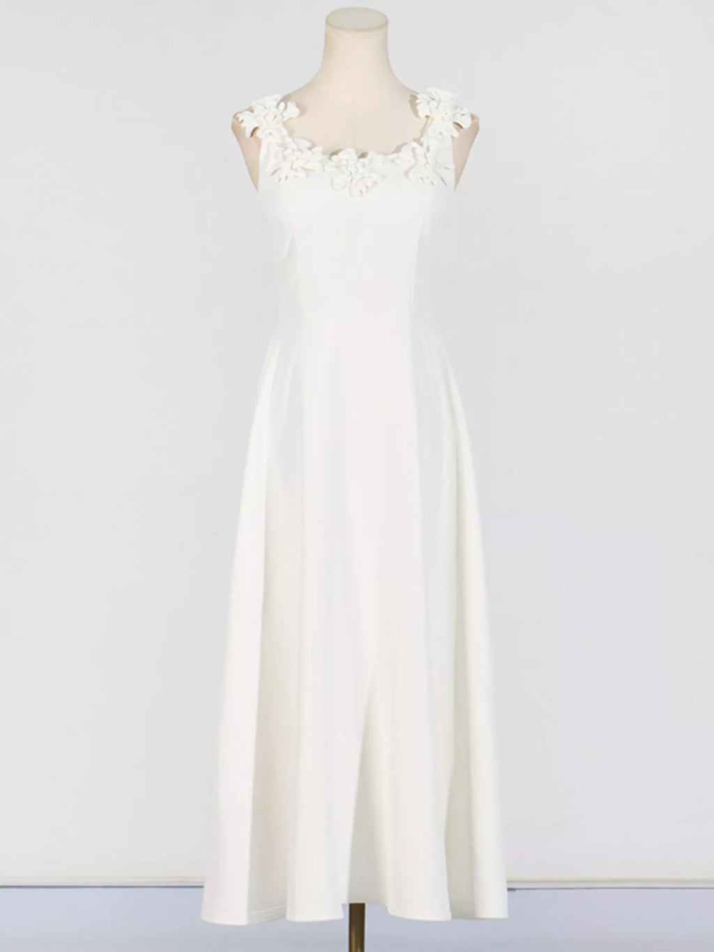 Women's White Floral Embellished Sleeveless Midi Dress - White