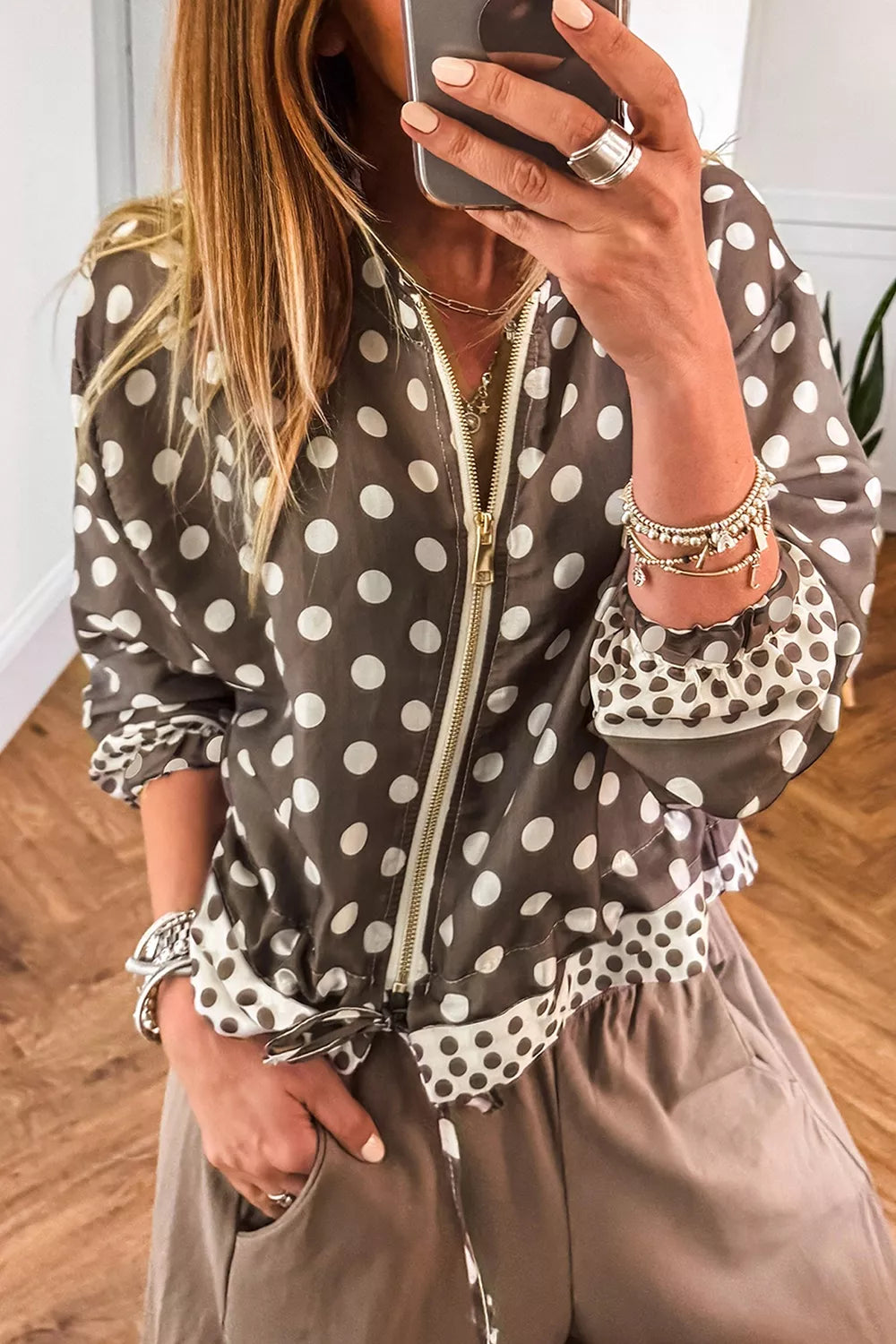 Women's Taupe Polka Dot Contrast Detail Zip-Up Long Sleeve Shacket - Taupe