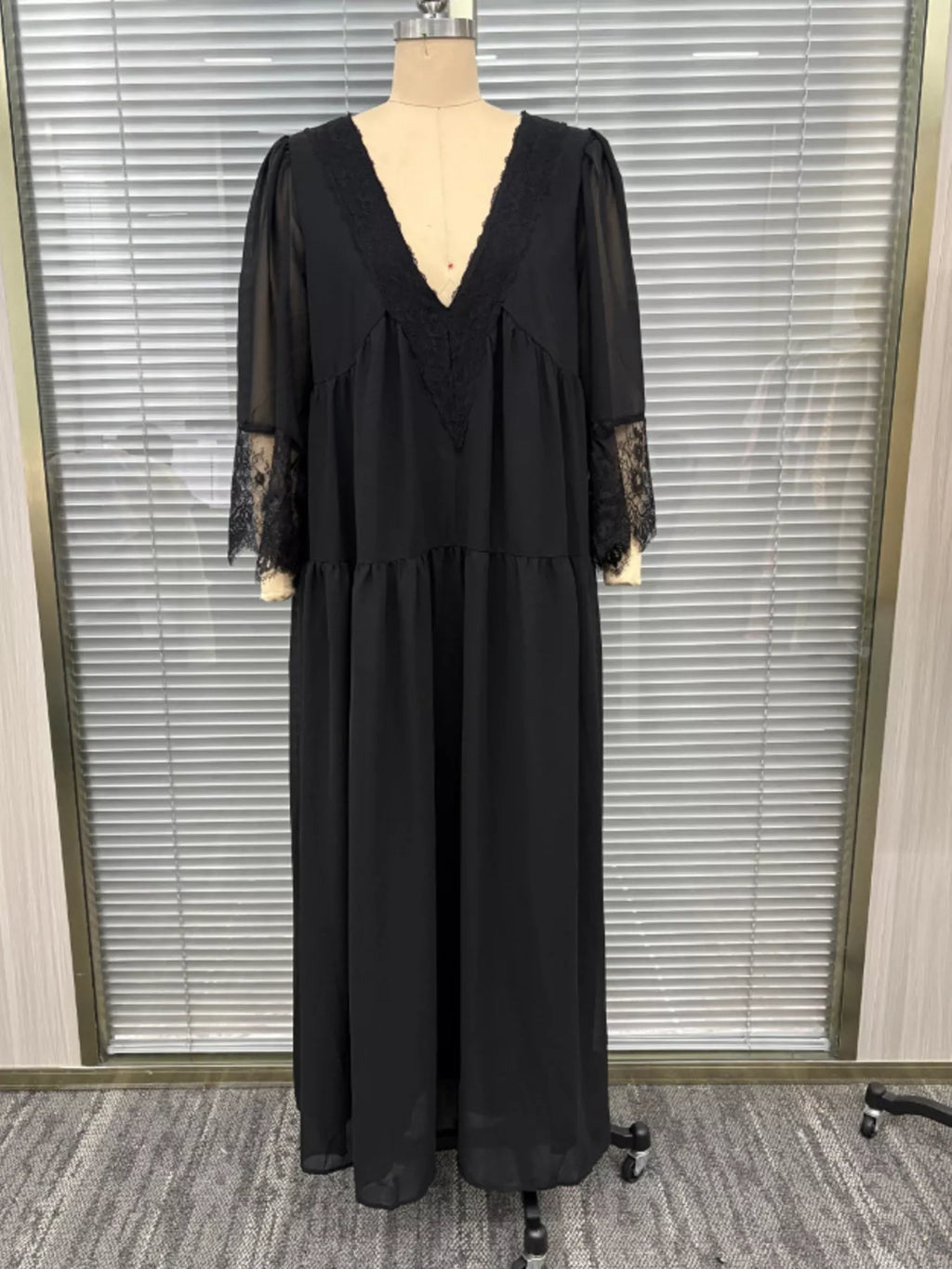 Women's Lace Trim V-Neck Maxi Dress