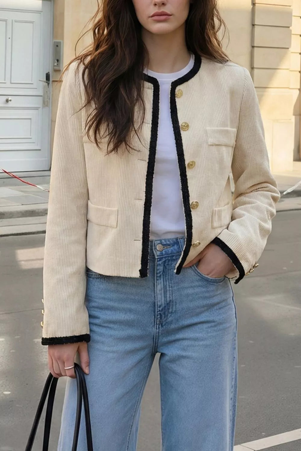 Women's Beige Contrast Trim Cropped Outerwear - Beige