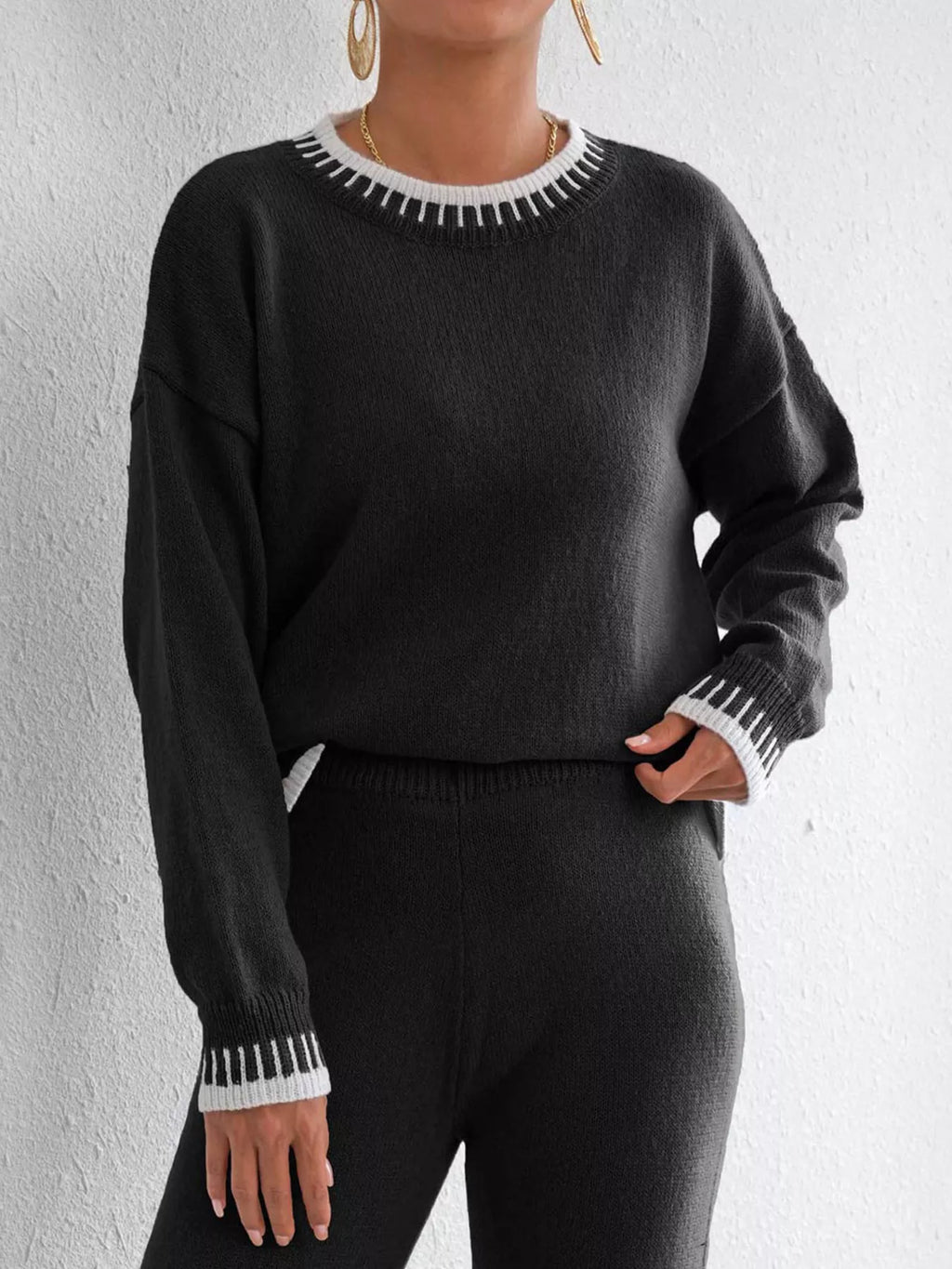 Women's Contrast Trim Crew Neck Drop Shoulder Sweater - Black