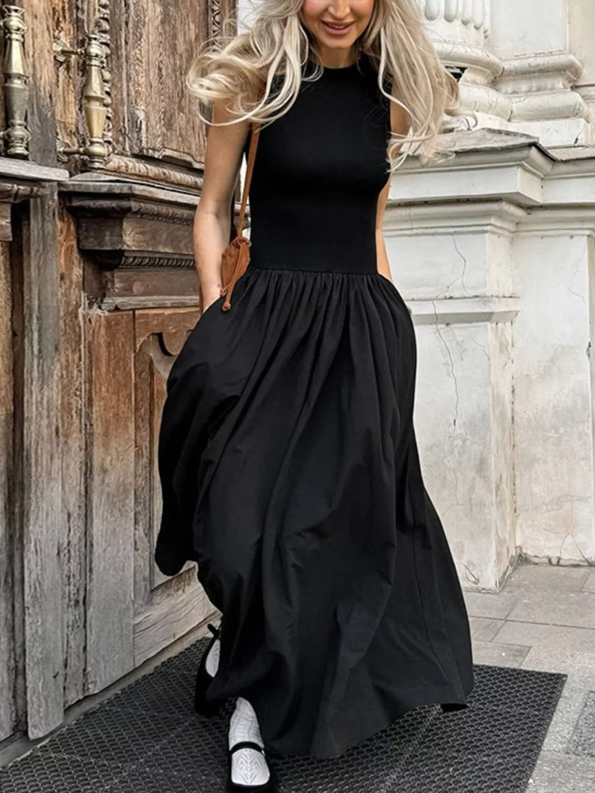 Round Neck Sleeveless Maxi Dress