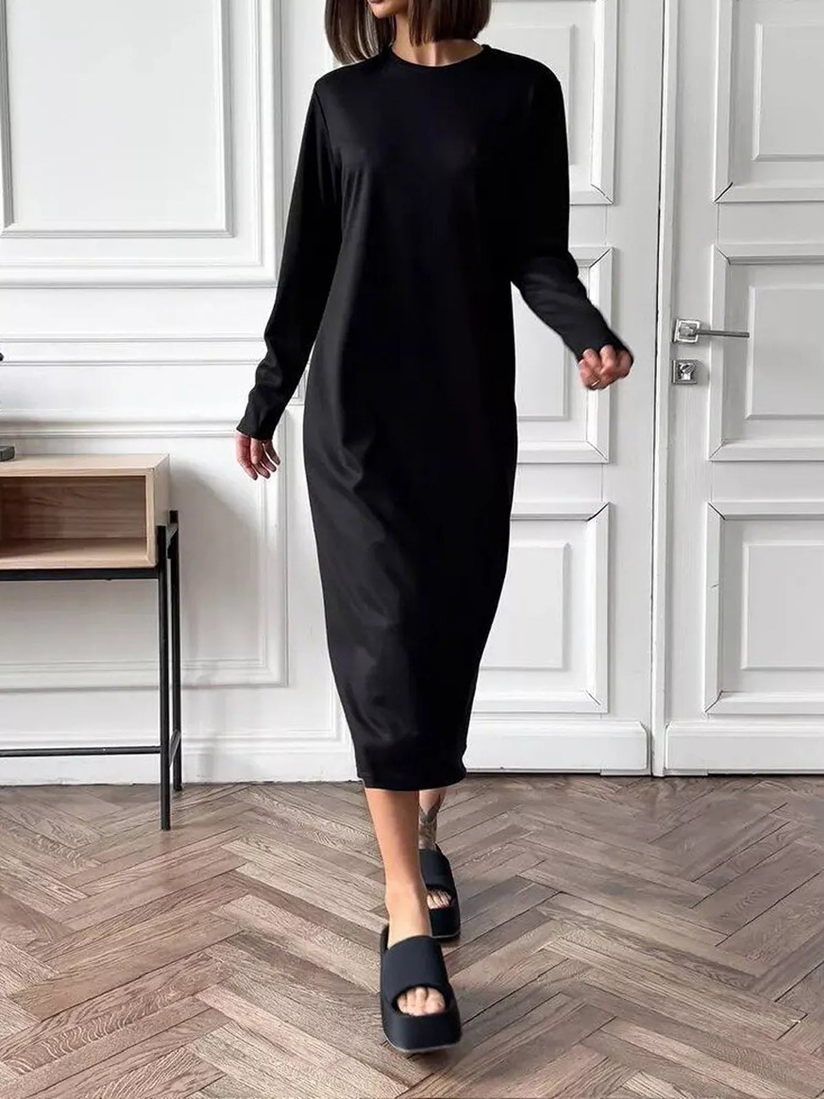 Round Neck Long-Sleeve Midi Dress