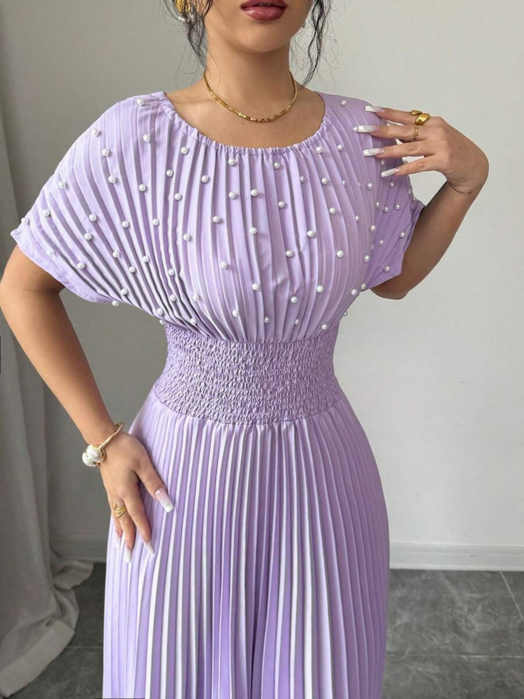 Women's Round-neck Pleated Dress With Pearl Detailing