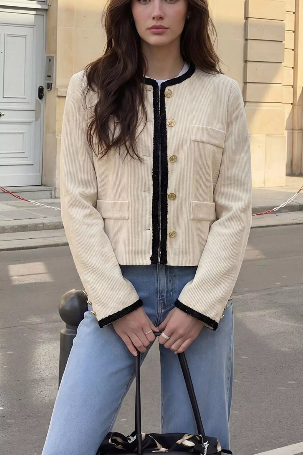 Women's Beige Contrast Trim Cropped Outerwear - Beige