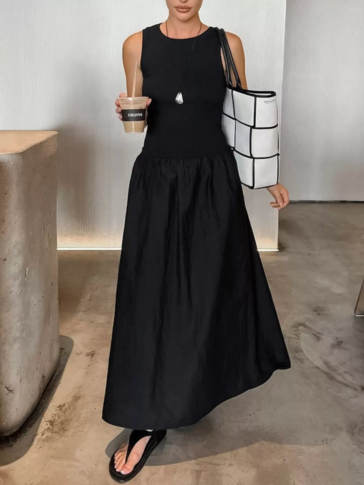 Round Neck Sleeveless Maxi Dress