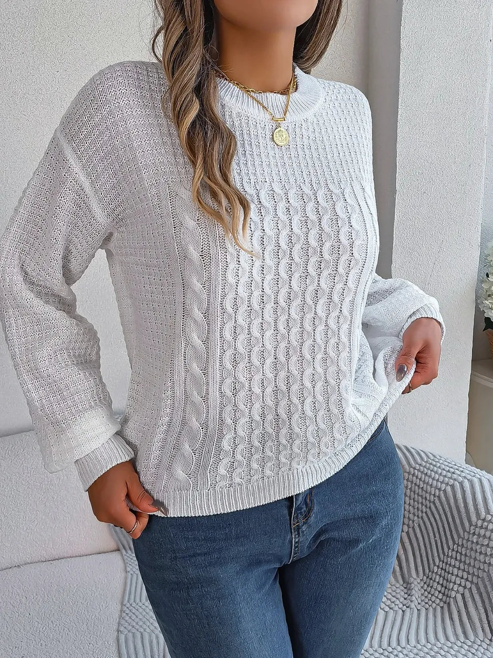 Women's Cable-Knit Round Neck Long Sleeve Sweater
